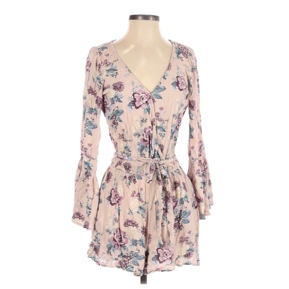 AMERICAN EAGLE Floral Bell Sleeve Romper - Picture 1 of 8